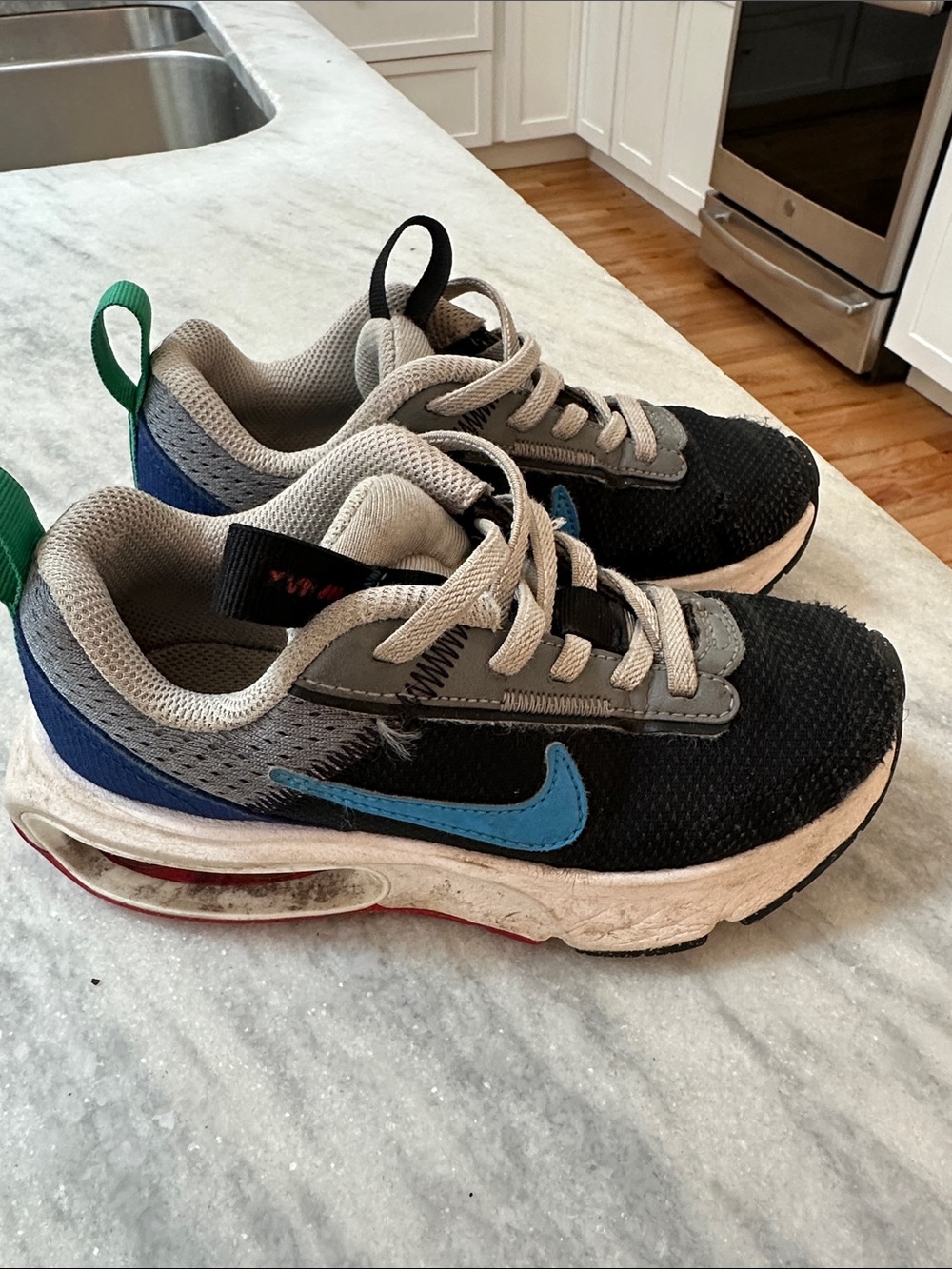Nike Kids Black, Blue & Gray Low-Top Sneakers